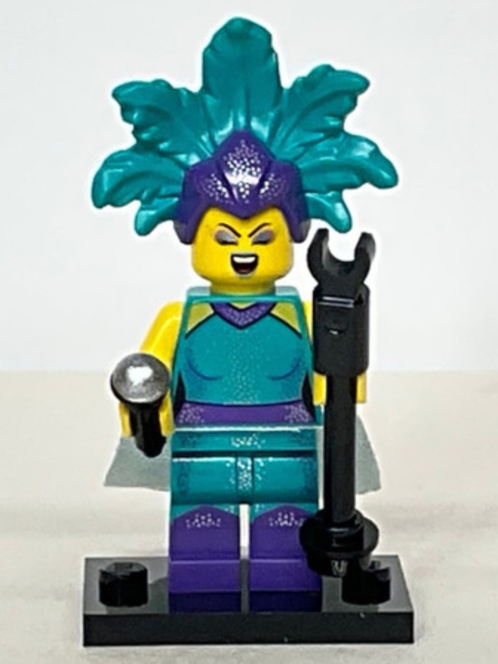 LEGO "Cabaret Singer"Series 21 with Set, Stand, Accessories & Pamphlet LIKE NEW!